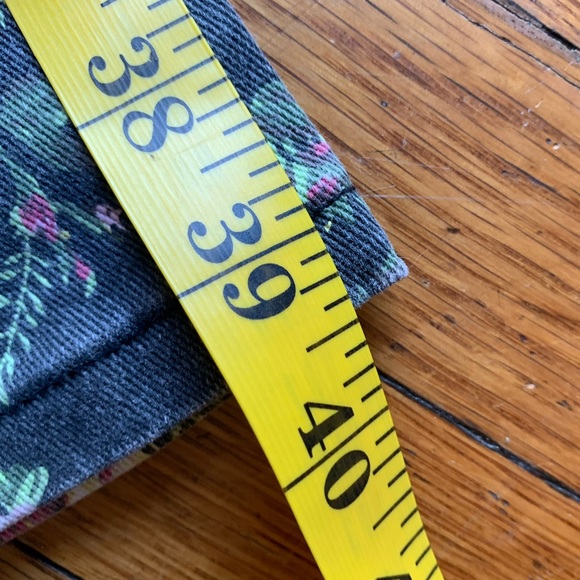 Forever 21 | Floral Patterned Gray Jeans | Size 8 - Picture 13 of 13